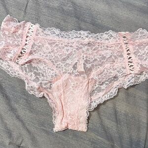 Victoria's Secret Pink Lace Cheeky Panty. Large. NWT.